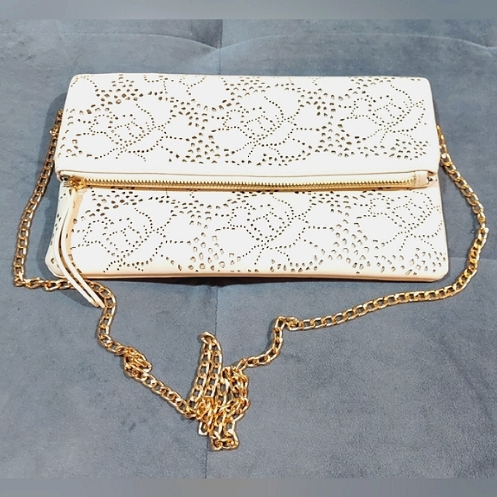 NWOT URBAN EXPRESSIONS PERFORATED WHITE LEATHER CROSSBODY BAG w/ CHAIN 11½ × 7½